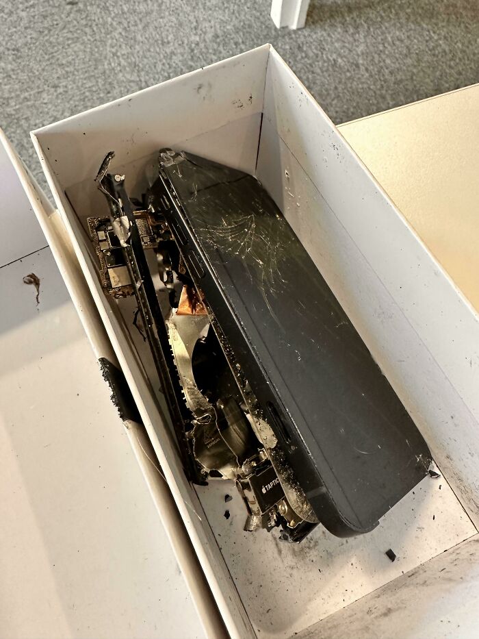 Customer: Phone Fell Out Of Handbag