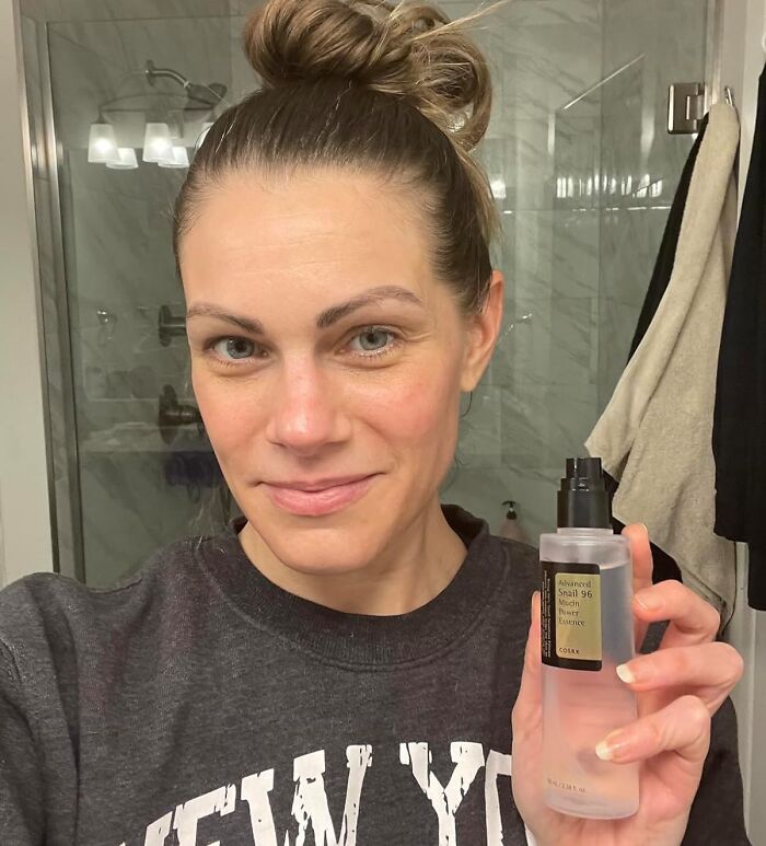 A Good Hydrating Serum Will Have You Looking Like A Dewy Dame Every Day