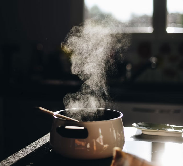 “It’s Amazing”: 40 People Are Sharing Kitchen Tips And Tricks They Learned Throughout The Years