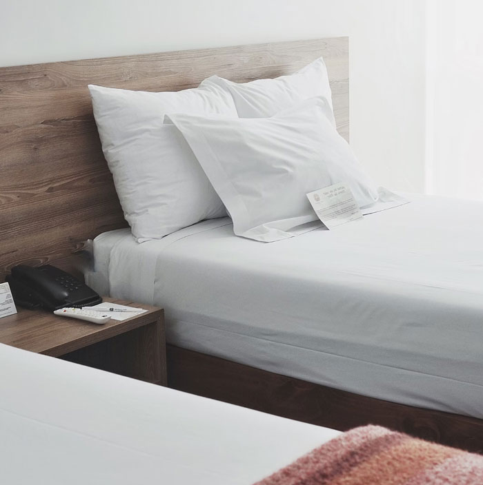 “If Lost, Please Mail To The FBI”: 30 Bizarre Things That Have Been Found In Hotel Rooms - 10