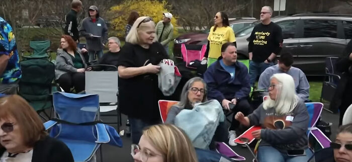 Teacher Delivers On Solar Eclipse Pact Made With Students Almost Five Decades Ago - 9