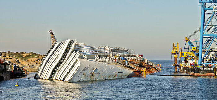 Netizen Inquired, “Who Really [Messed] Up Their ’One Job?’“, And 30 People Came Through