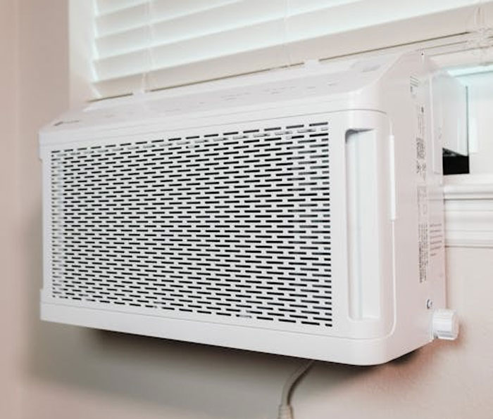 “If Lost, Please Mail To The FBI”: 30 Bizarre Things That Have Been Found In Hotel Rooms - 3