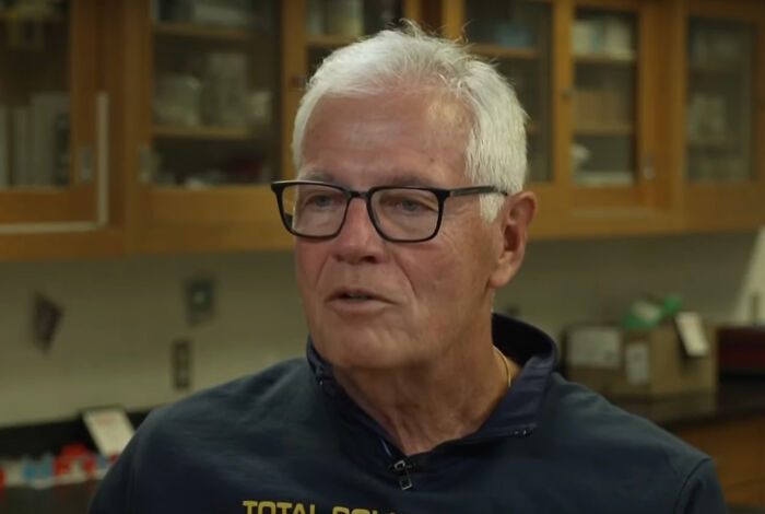 Teacher Delivers On Solar Eclipse Pact Made With Students Almost Five Decades Ago - 5