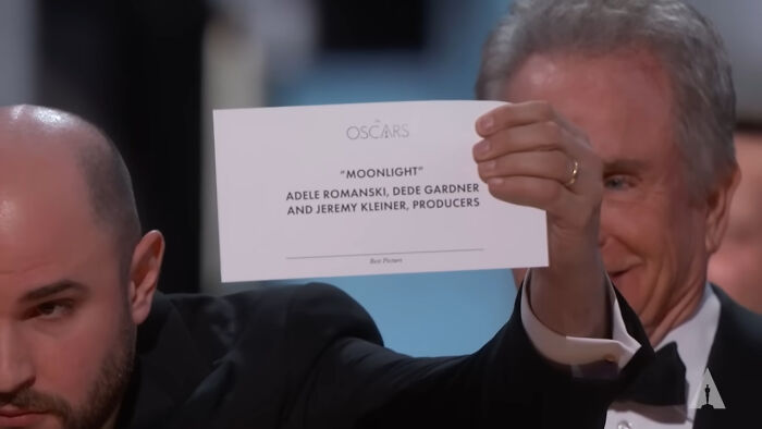 Netizen Inquired, “Who Really [Messed] Up Their ’One Job?’“, And 30 People Came Through