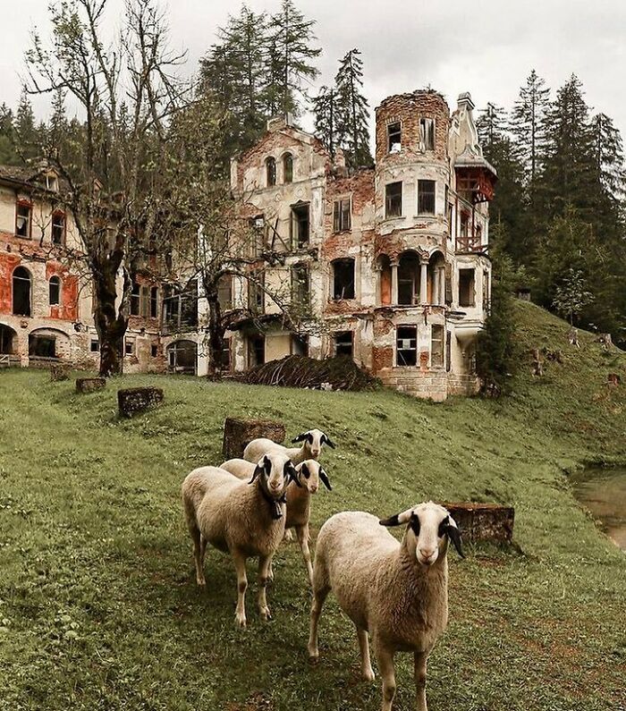 Deserted-Forgotten-Places-Pics