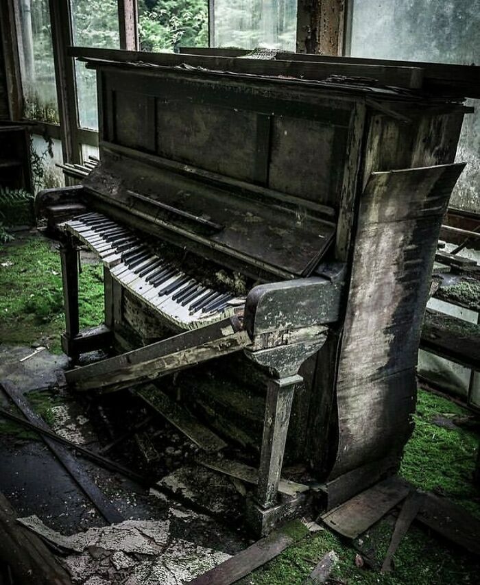 Deserted-Forgotten-Places-Pics