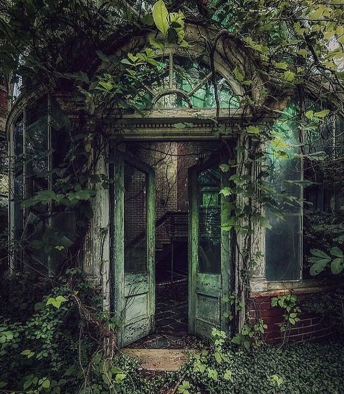 Deserted-Forgotten-Places-Pics