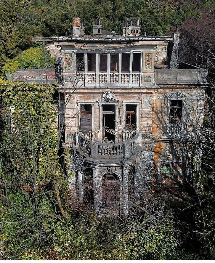 Deserted-Forgotten-Places-Pics