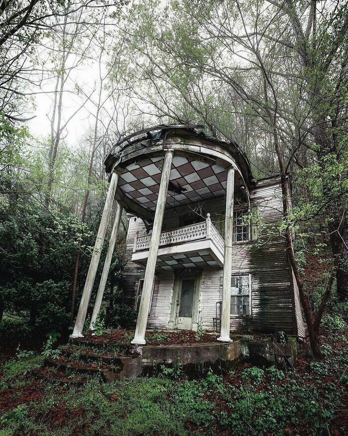 Deserted-Forgotten-Places-Pics