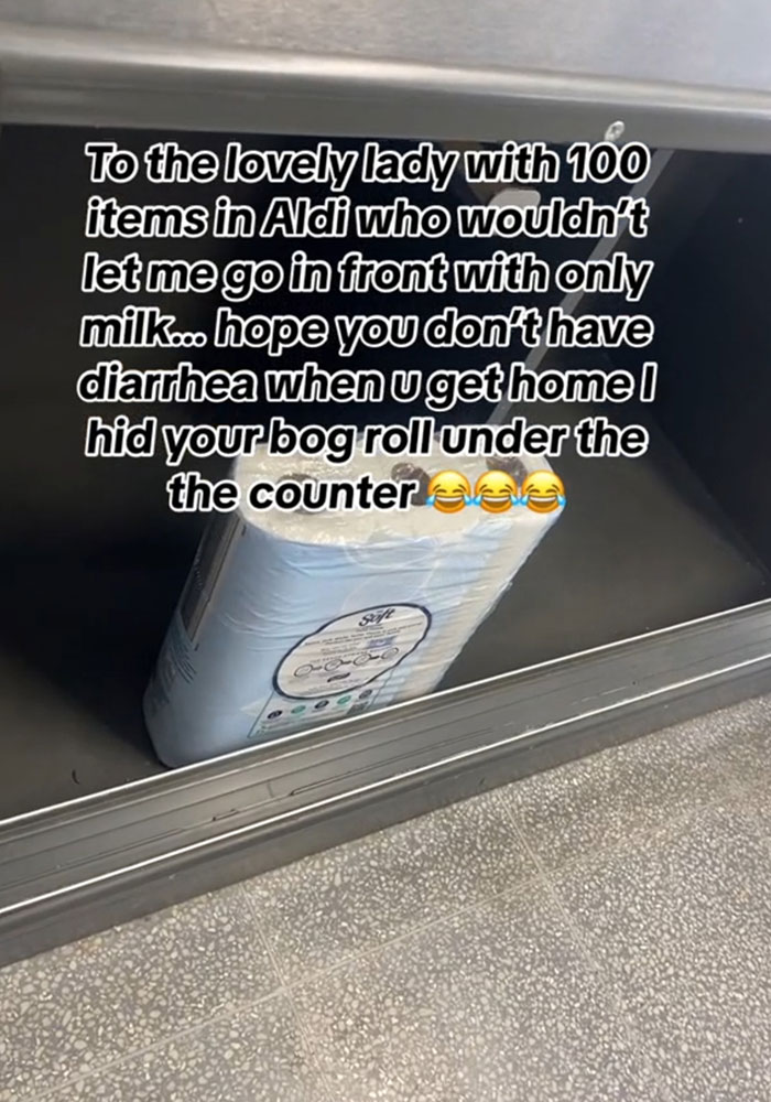 Shopper Is Praised For Seeking Revenge On Woman With Full Cart Who Wouldn’t Let Her Skip Line Shopper Is Praised For Seeking Revenge On Woman With Full Cart Who Wouldn’t Let Her Skip Line