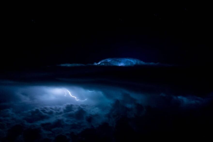 Flying High: Santiago Borja's Captivating Aerial Photography Above The Clouds (New Pics)