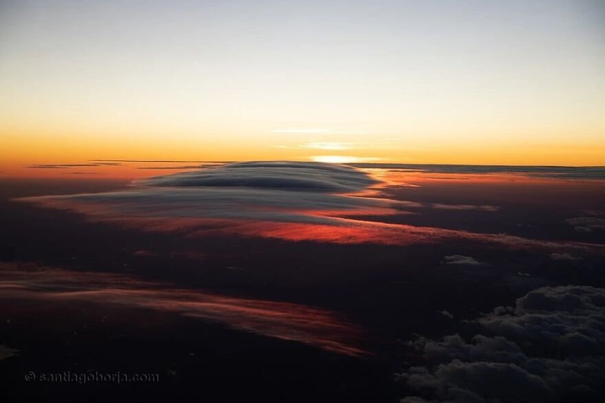Flying High: Santiago Borja's Captivating Aerial Photography Above The Clouds (New Pics)