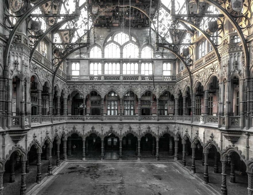 For 20 Years, People Walked Past The Abandoned Building, Not Realizing What The 15th-Century Walls Were Hiding