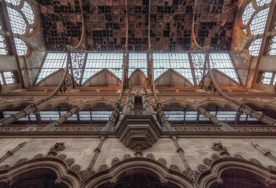 For 20 Years, People Walked Past The Abandoned Building, Not Realizing What The 15th-Century Walls Were Hiding