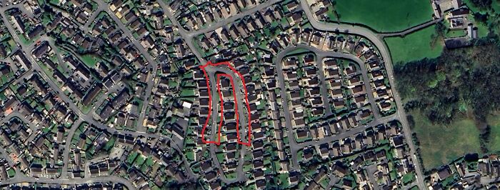 N. Coordinates: 53°13'26"N 4°11'58"W