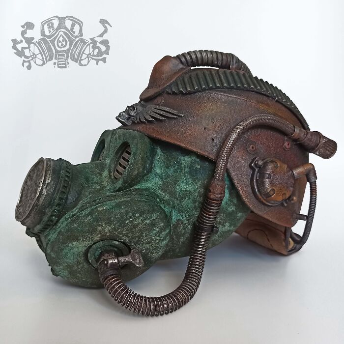 Here's What You Can Make From An Old Gas Mask And A Motorcycle Helmet (9 Pics)