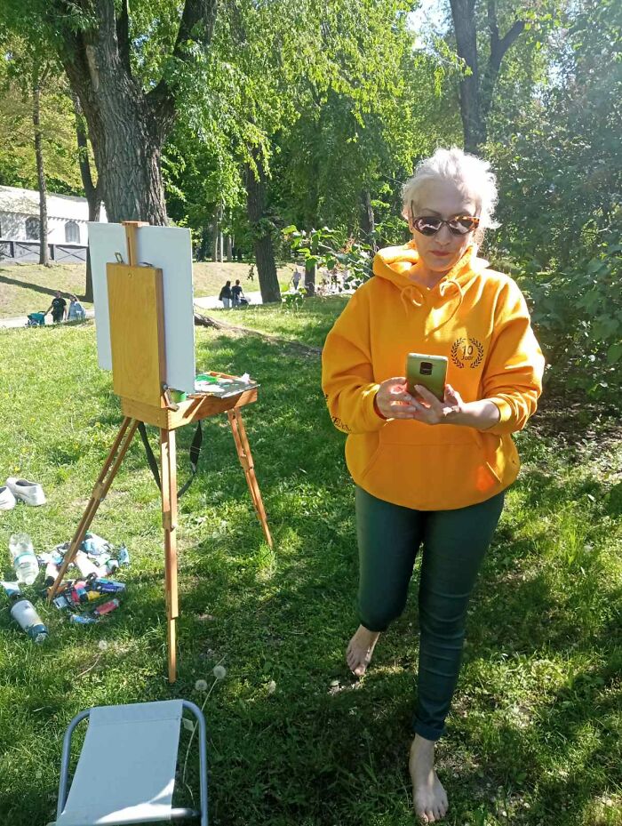 My Friends And I Went To An Art Plein Air With A Lilac Landscape (15 Pics)