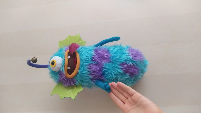 Crazy Monsters On Your Boring Walls (13 Pics) Crazy Monsters On Your Boring Walls (13 Pics)