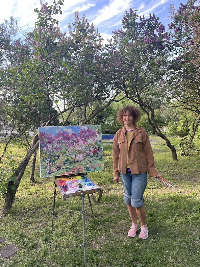 My Friends And I Went To An Art Plein Air With A Lilac Landscape (15 Pics)