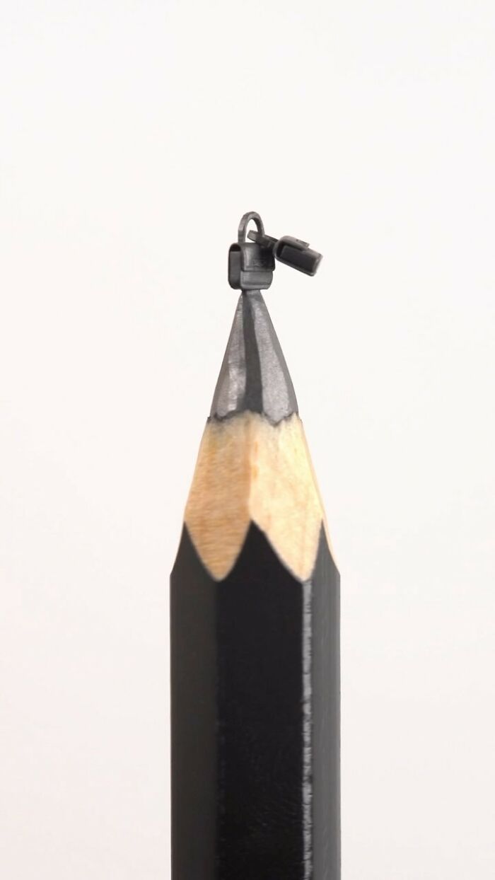 Impressive Miniature Sculptures On The Tip Of A Pencil (New Pics)