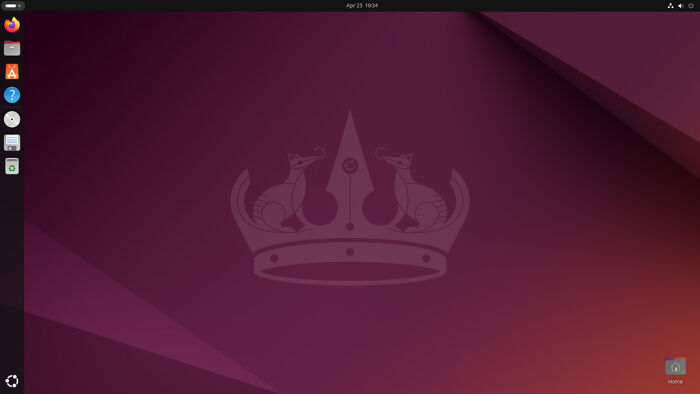 Desktop interface of free software with icons on the left side, displaying a minimalist crown design on a purple background.