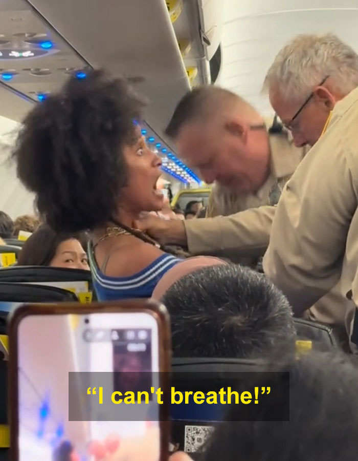 &ldquo;Jimia Carrey&rdquo;: Airline Passenger&rsquo;s Histrionics Go Viral After Public Freakout During Arrest