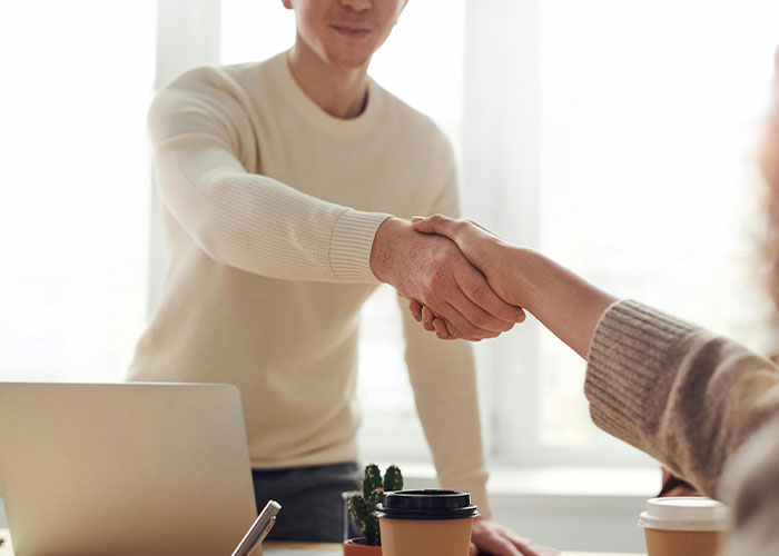 &ldquo;They&rsquo;re Not Volunteers&rdquo;: CEO Blasts Applicant For Refusing Task, Gets Reality Check Instead