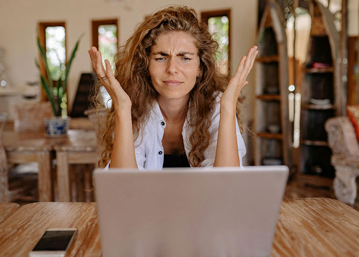 “If Buying Isn’t Owning, Piracy Isn’t Stealing”: 35 Tech Products That Are Huge Scams - 5