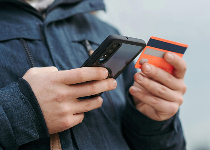 “If Buying Isn’t Owning, Piracy Isn’t Stealing”: 35 Tech Products That Are Huge Scams - 38