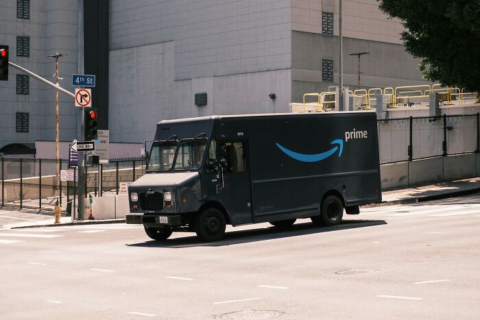 Netizen Inquired, “Who Really [Messed] Up Their ’One Job?’“, And 30 People Came Through