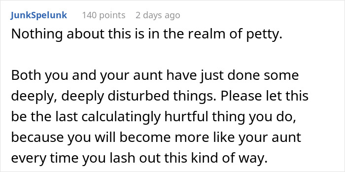 “They Swim And Die”: Aunt Refuses To Apologize For Ending Fish’s Life, Screams When Karma Hits “They Swim And Die”: Aunt Refuses To Apologize For Ending Fish’s Life, Screams When Karma Hits