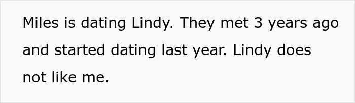 Man&rsquo;s GF Thinks His Childhood Friend Has Hidden Agenda To Date Him, Pressures Her To Admit It