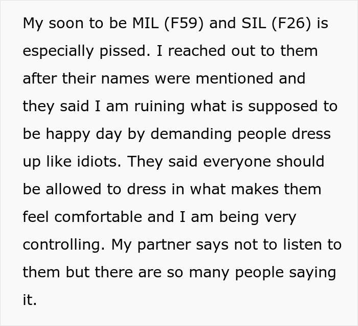 Nerdy Couple Wants A Fantasy Wedding, Guests Say They're Uncomfortable With The Theme - 8