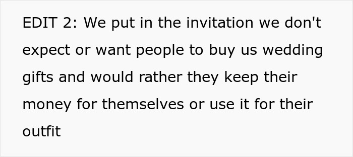 Nerdy Couple Wants A Fantasy Wedding, Guests Say They're Uncomfortable With The Theme - 12