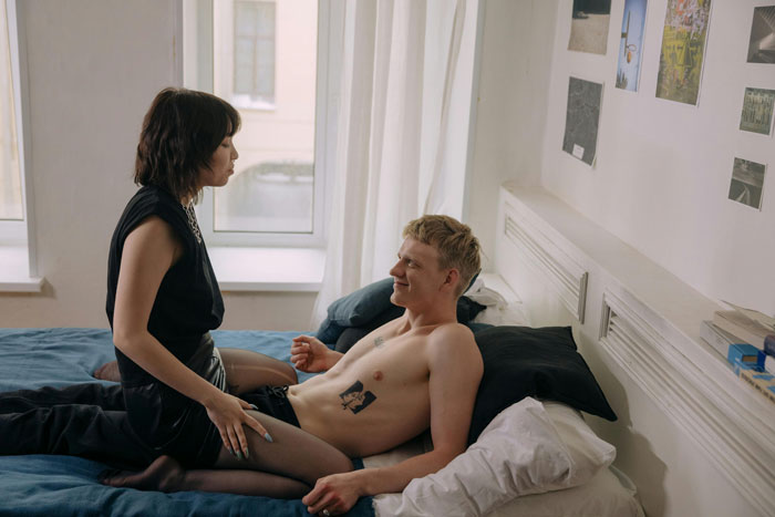 Man Drops Bomb That His Wife Is Cheating On Him With His Brother At Family Dinner, Causes Chaos Man Drops Bomb That His Wife Is Cheating On Him With His Brother At Family Dinner, Causes Chaos