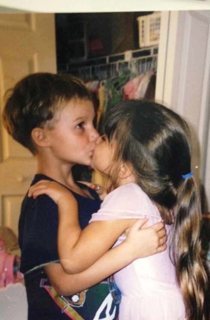 Besties Who Fell Pregnant At The Same Time Had Their Wish Come True After Their Kids Got Married - 10