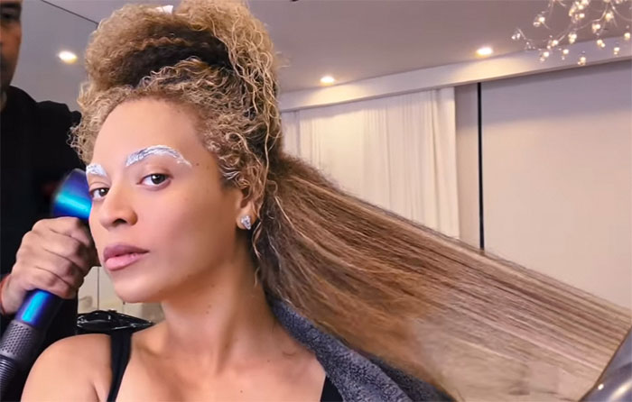 &ldquo;This [Is] For All The Haters&rdquo;: Beyonc&eacute; Ditches Wigs To Show The World Her Natural Hair