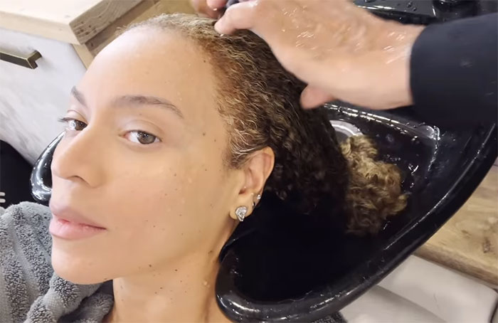 &ldquo;This [Is] For All The Haters&rdquo;: Beyonc&eacute; Ditches Wigs To Show The World Her Natural Hair