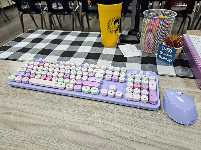 A Ubotie Colorful Wireless Keyboard Is What Office ASMR Dreams Are Made Of!