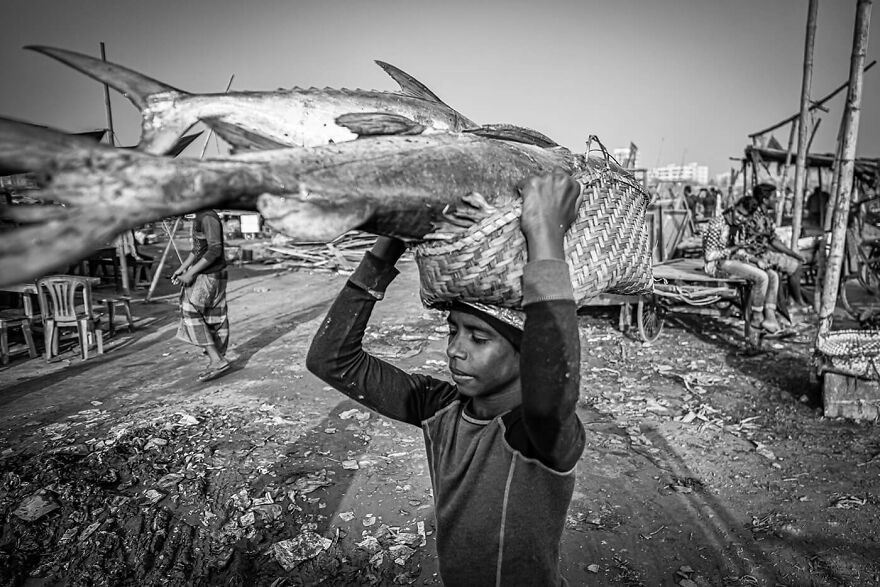 Hana Peskova Unveils The Global Face Of Child Labour (20 Pics)