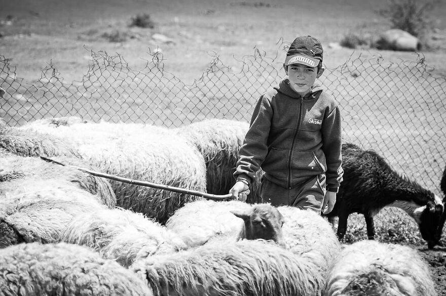 Hana Peskova Unveils The Global Face Of Child Labour (20 Pics)