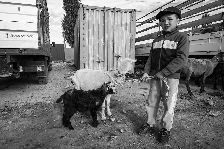 Hana Peskova Unveils The Global Face Of Child Labour (20 Pics)