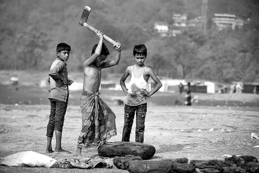 Hana Peskova Unveils The Global Face Of Child Labour (20 Pics)