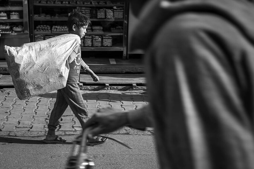 Hana Peskova Unveils The Global Face Of Child Labour (20 Pics)