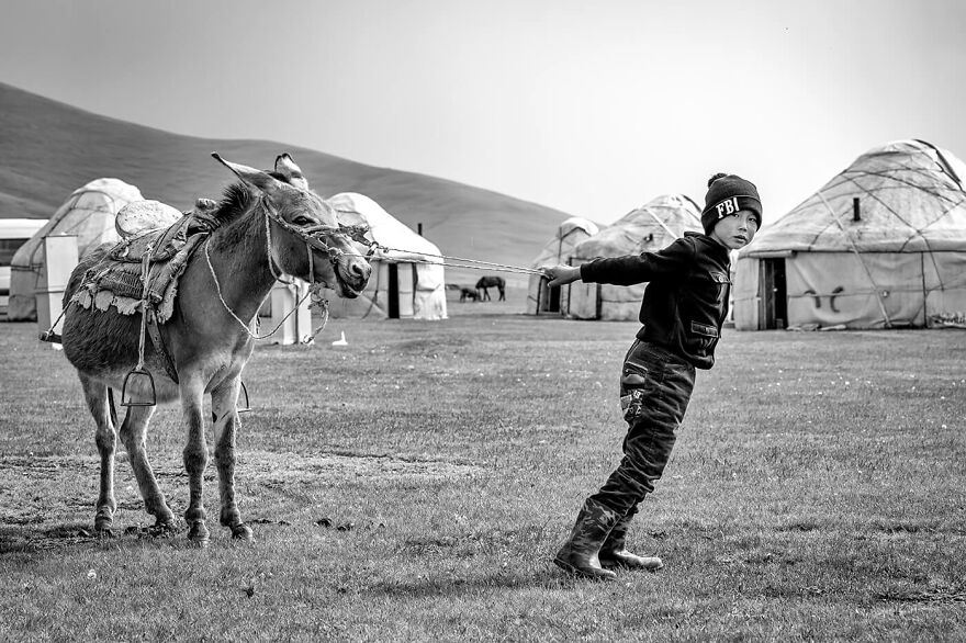 Hana Peskova Unveils The Global Face Of Child Labour (20 Pics)