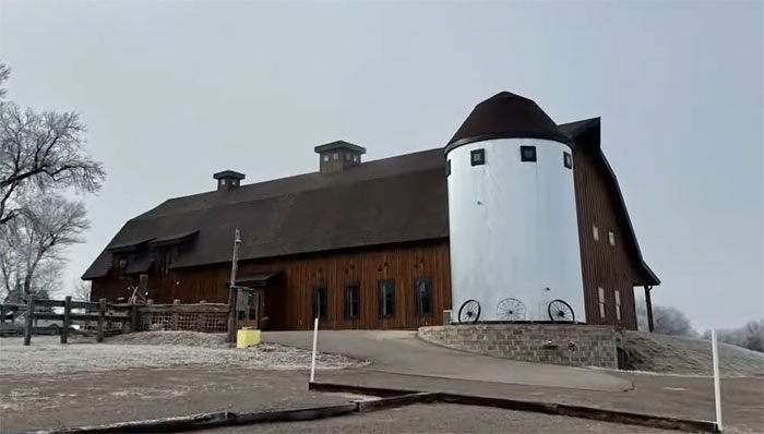 After Paying $10K And Inviting 185 Guests, Woman’s Dream Wedding Venue Disappears Overnight After Paying $10K And Inviting 185 Guests, Woman’s Dream Wedding Venue Disappears Overnight