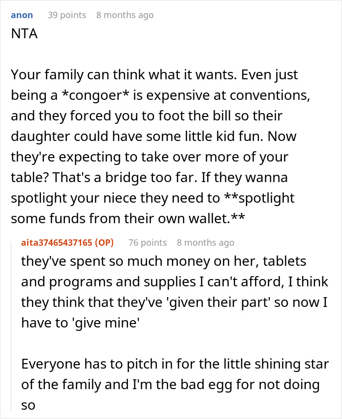 "It's Just A Hobby": Family Hijack Woman's Comic Con Table To Promote Her 8-Year-Old Niece