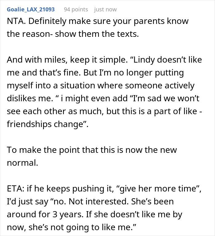 Man&rsquo;s GF Thinks His Childhood Friend Has Hidden Agenda To Date Him, Pressures Her To Admit It