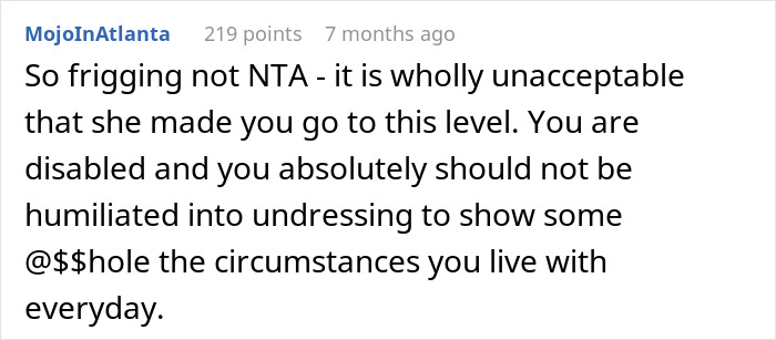 “I Needed The Seat”: Teen Leaves Karen Red-Faced After Showing Her Why She Can’t Have Her Seat - 21
